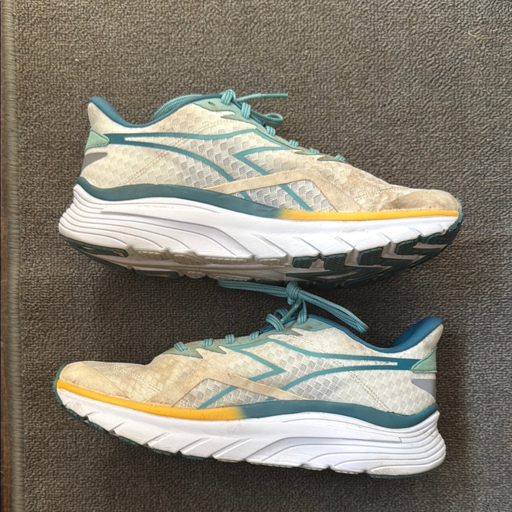 Diadora Blue and Cream Athletic Shoes Lightweight Design